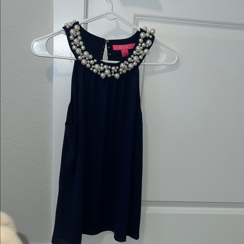 Lilly Pulitzer Shawn Top XS in True Navy w/ Pearl Like Neckline